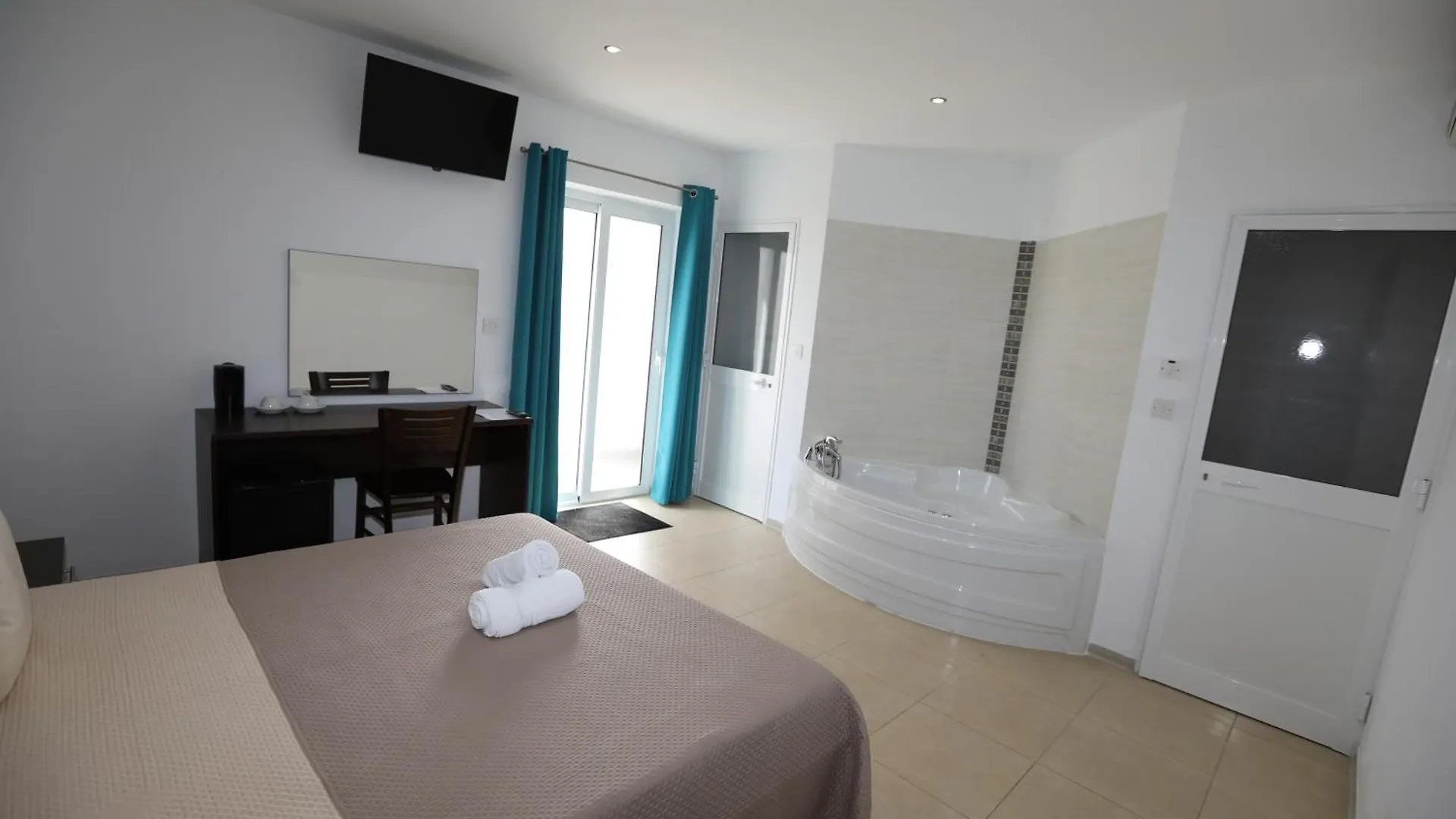 Guest house Magnolia Guesthouse St Julians Saint Julian's Malta